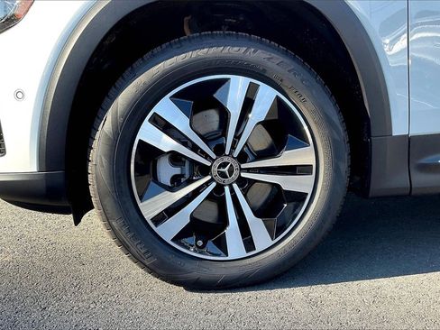 New 2026 Mercedes-Benz GLB 250 4MATIC image 11