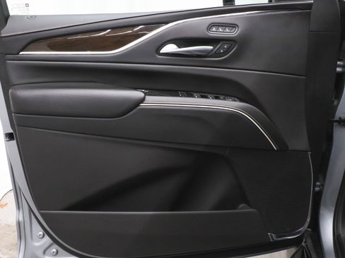 Used 2024 Cadillac Escalade Premium Luxury Platinum image 12