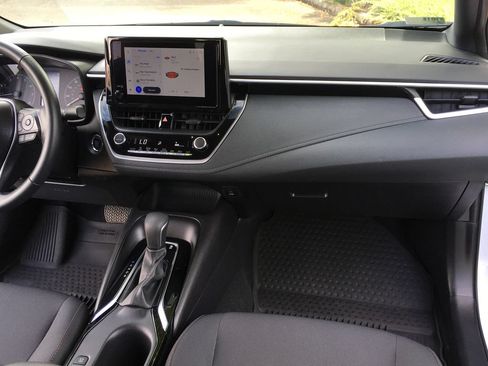 Used 2025 Toyota Corolla SE FWD image 30