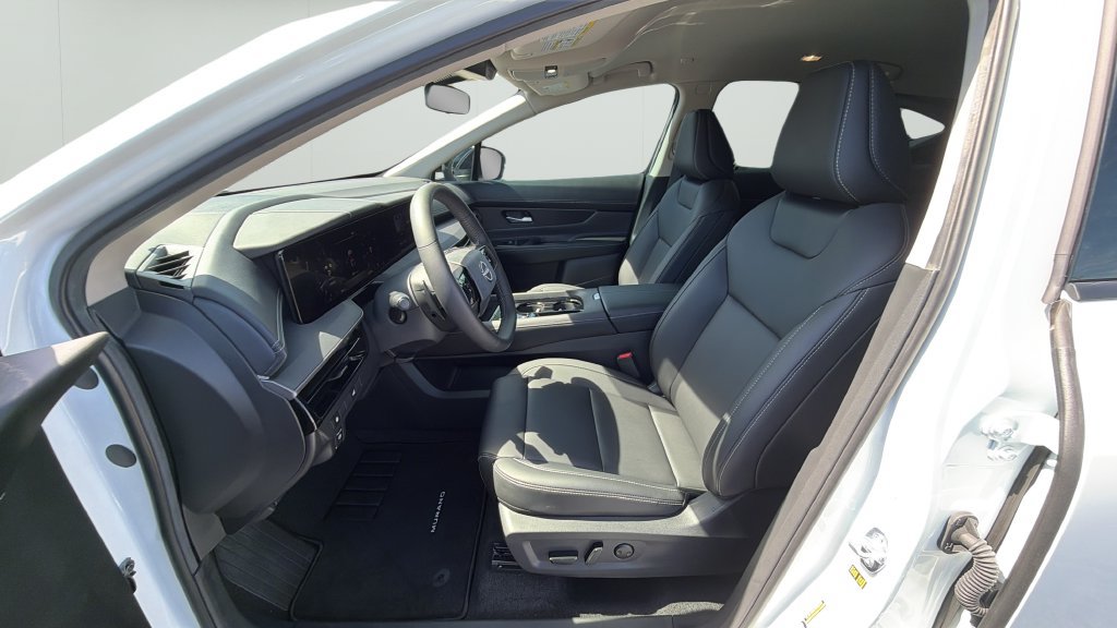 Used 2025 Nissan Murano SV AWD/4WD image 17