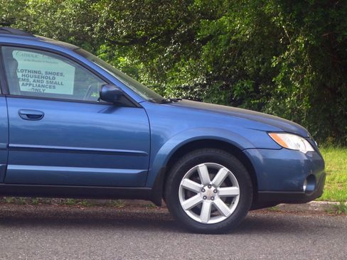 Used 2008 Subaru Outback 2.5i Limited L.L. Bean AWD/4WD image 29