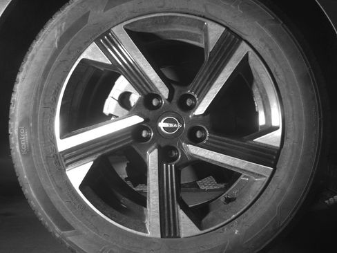 Used 2025 Nissan Sentra SV FWD image 15