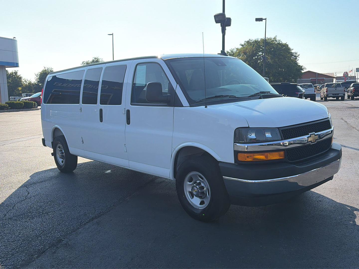 Used 2025 Chevrolet Express 3500 LT w/ LT Preferred Equipment Group RWD image 7