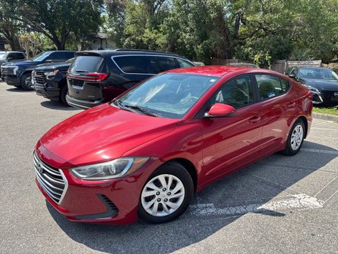 Used 2017 Hyundai Elantra SE image 2