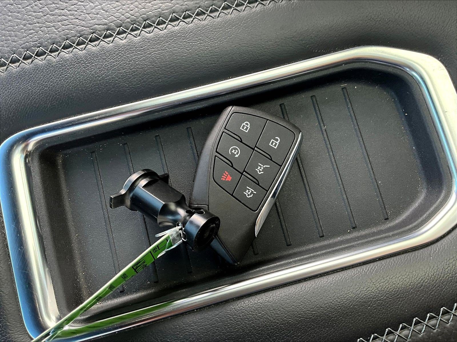 Used 2022 GMC Yukon XL Denali AWD/4WD image 35