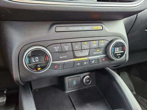 Used 2020 Ford Escape Titanium AWD/4WD image 27