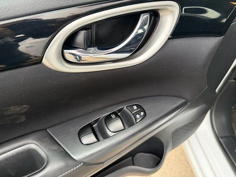 Used 2017 Nissan Sentra SV image 11