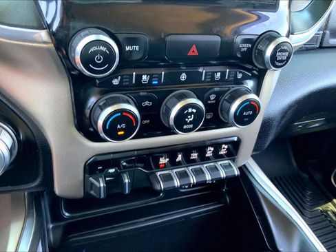Used 2022 RAM 2500 Laramie AWD/4WD image 33