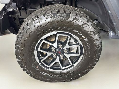 Used 2026 Jeep Wrangler Unlimited Rubicon AWD/4WD image 32