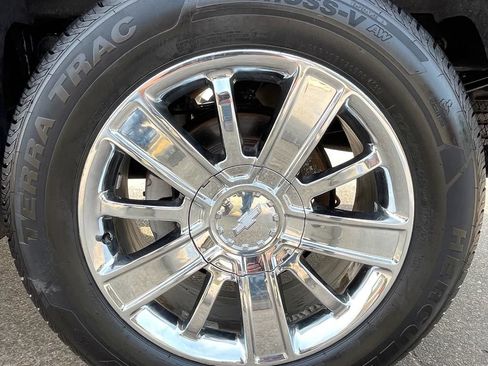 Used 2015 Chevrolet Silverado 1500 High Country w/ High Country Premium Package RWD image 13