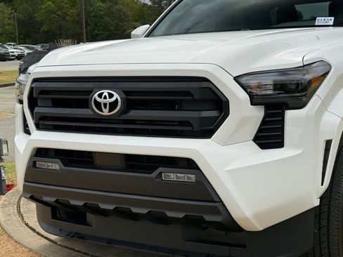 Used 2024 Toyota Tacoma SR5 image 11
