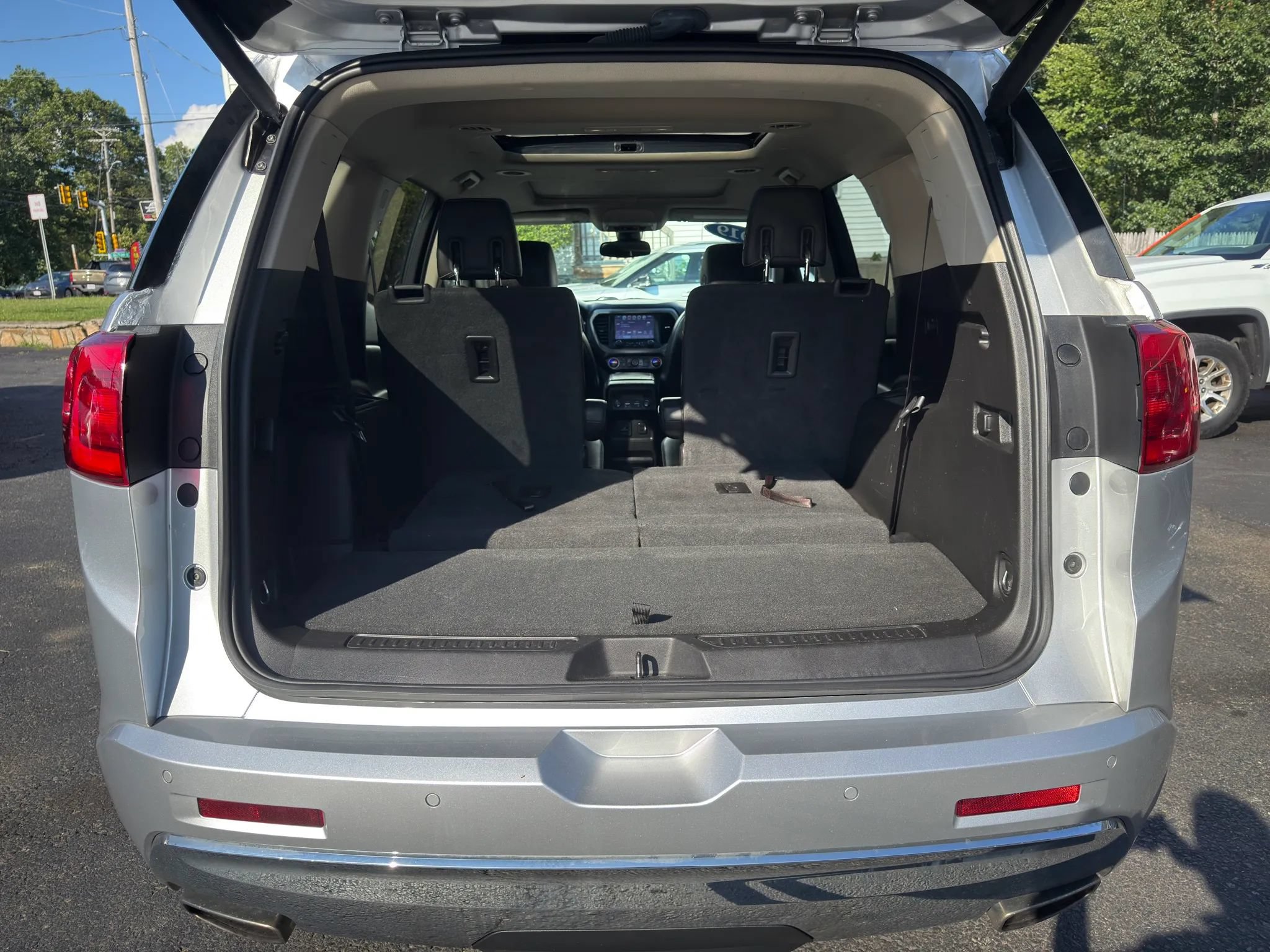 Used 2019 GMC Acadia Denali AWD/4WD image 14