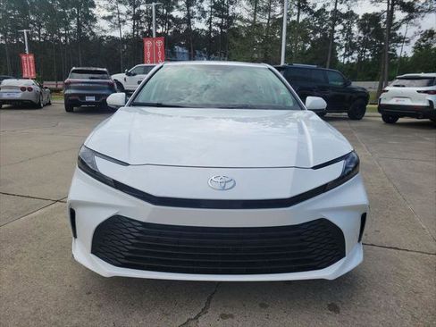 Certified 2025 Toyota Camry LE FWD image 4