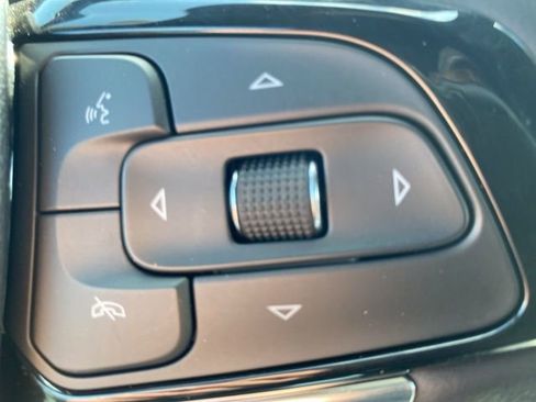 Used 2023 Buick Enclave Essence w/ Sport Touring Edition image 22