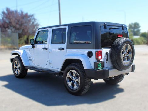 Used 2017 Jeep Wrangler Unlimited Sahara image 5