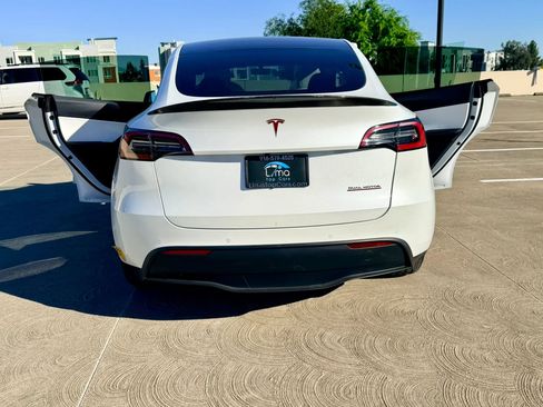 Used 2022 Tesla Model Y Long Range AWD/4WD image 34