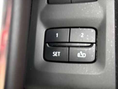 Used 2022 Chevrolet Suburban Z71 w/ Z71 Off-Road Package image 16