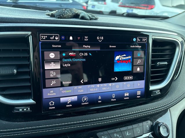 Used 2022 Chrysler Pacifica Limited FWD image 18