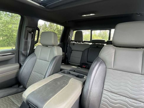 Used 2023 Chevrolet Silverado 1500 ZR2 w/ Technology Package AWD/4WD image 10