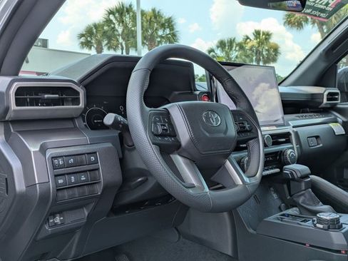 Used 2026 Toyota Tacoma TRD Off-Road AWD/4WD image 11