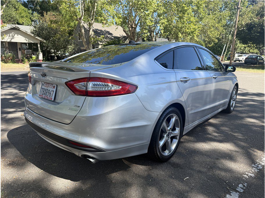 Used 2013 Ford Fusion SE FWD image 5