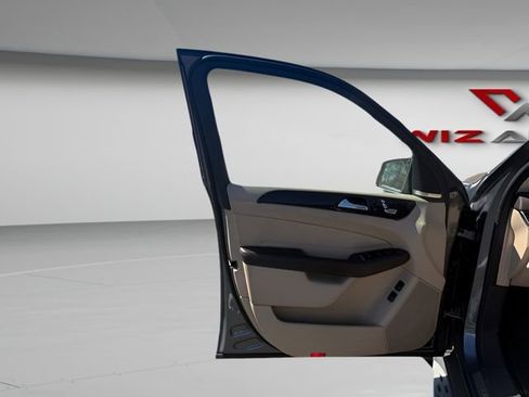 Used 2019 Mercedes-Benz GLS 450 4MATIC w/ Premium 1 Package image 9