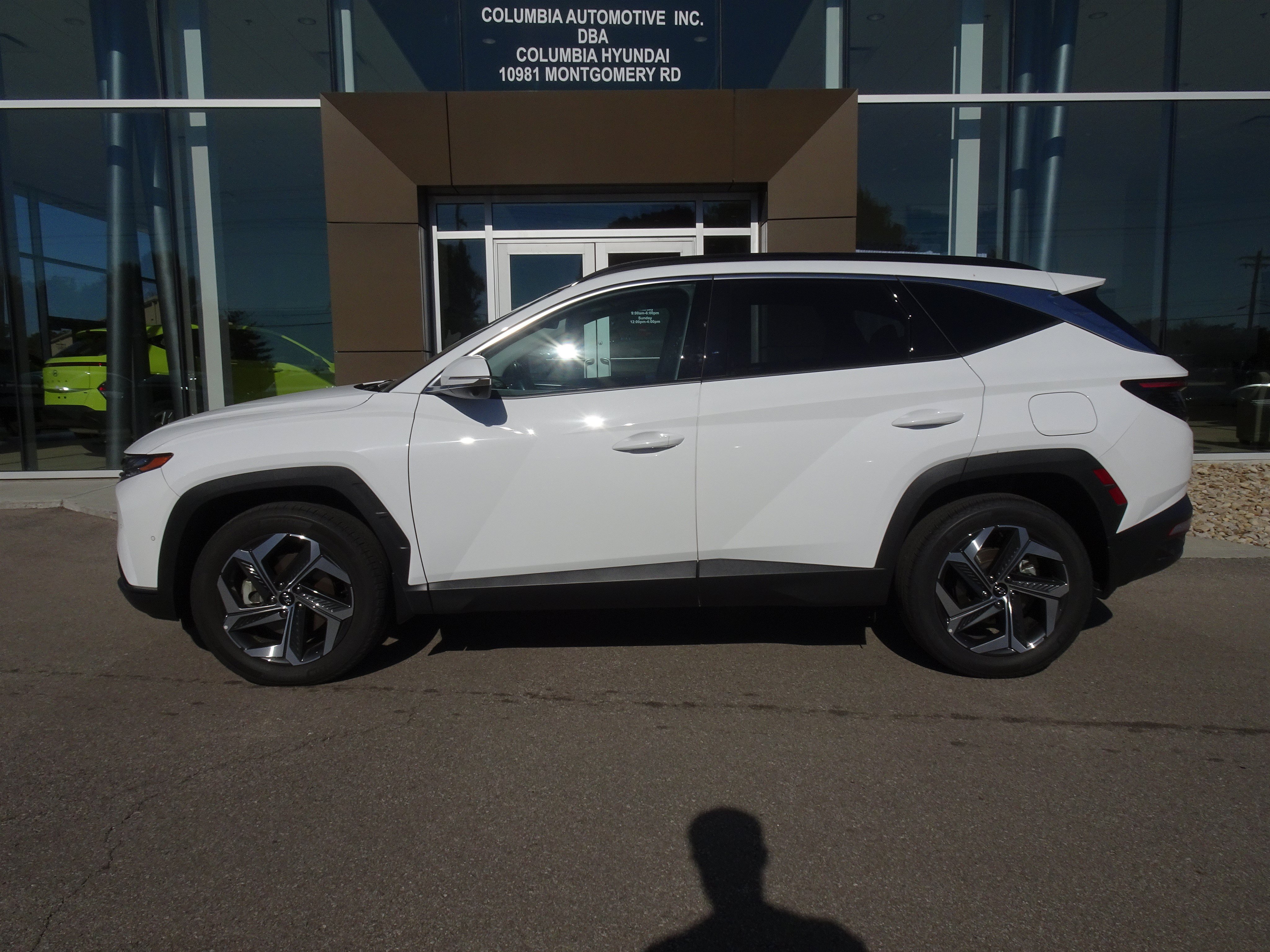 Used 2023 Hyundai Tucson Limited AWD/4WD image 2