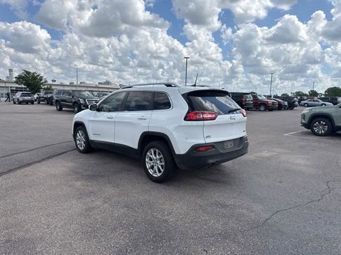 Used 2018 Jeep Cherokee Latitude FWD image 5