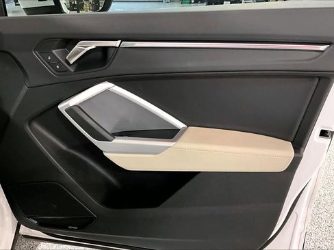 Used 2025 Audi Q3 2.0T Premium Plus w/ Premium Plus Package image 20