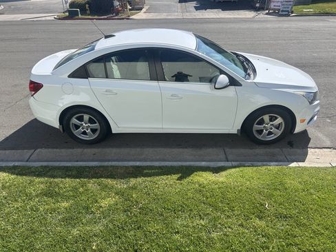 Used 2016 Chevrolet Cruze LT w/ Technology Package image 10