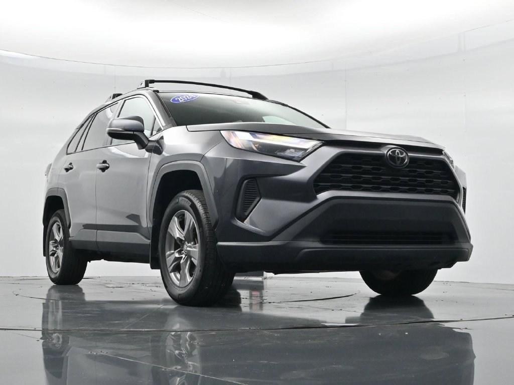 Used 2024 Toyota RAV4 XLE FWD image 28