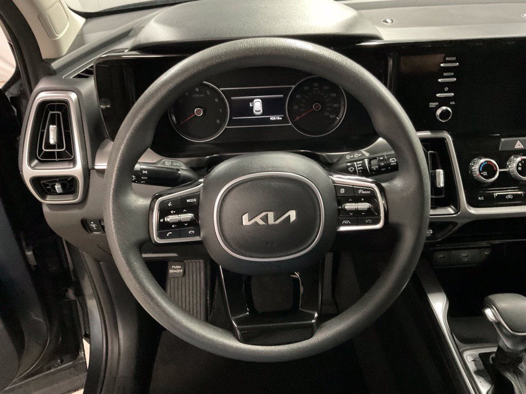 Used 2023 Kia Sorento LX AWD/4WD image 26