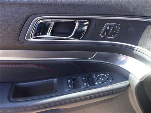 Used 2018 Ford Explorer Sport w/ Equipment Group 401A image 10