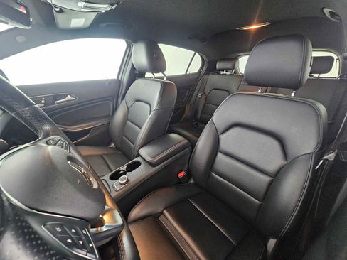 Used 2020 Mercedes-Benz GLA 250 4MATIC w/ Premium Package image 22