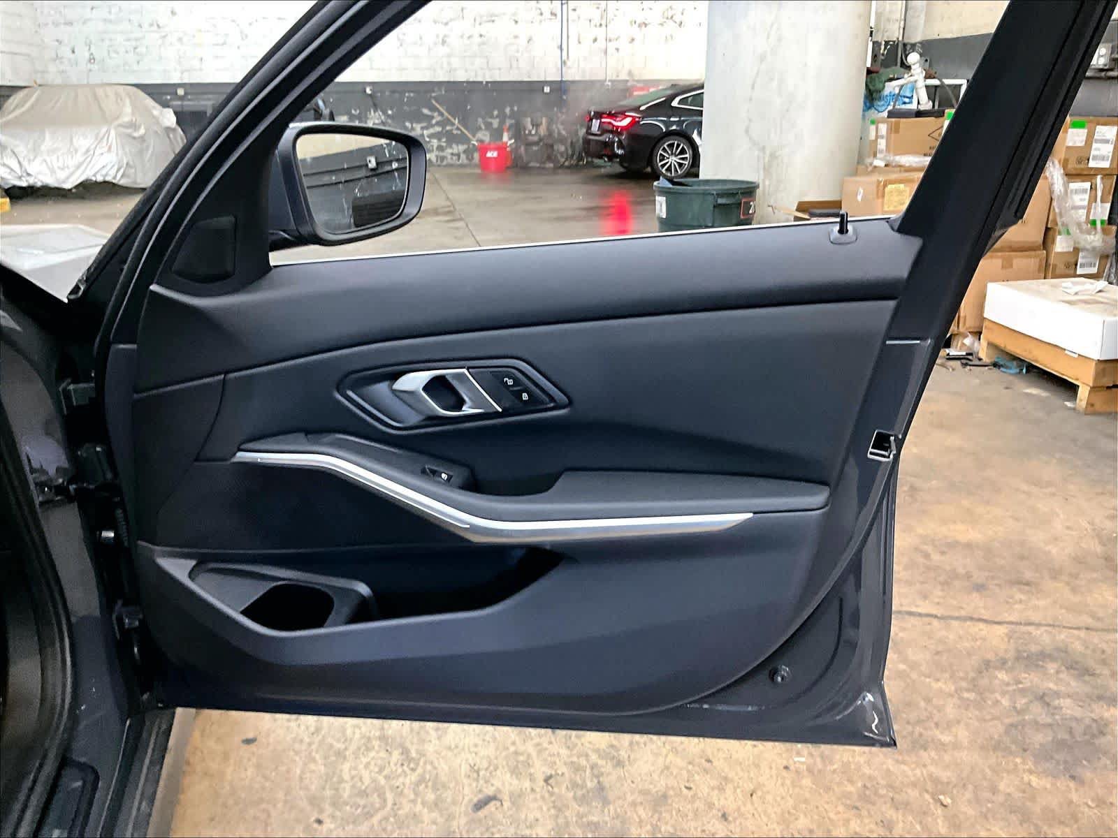 Used 2026 BMW 330i Sedan w/ Premium Package RWD image 28