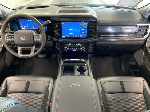 New 2026 Ford F250 Lariat w/ Black Appearance Package AWD/4WD image 13