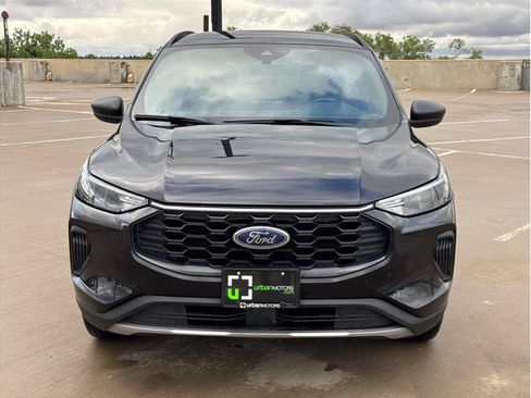Used 2025 Ford Escape ST-Line AWD/4WD image 2
