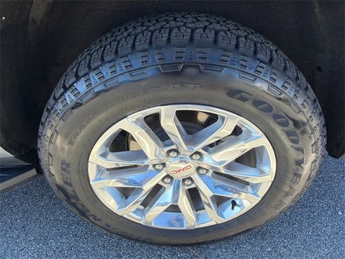 Used 2023 GMC Yukon XL SLT image 20