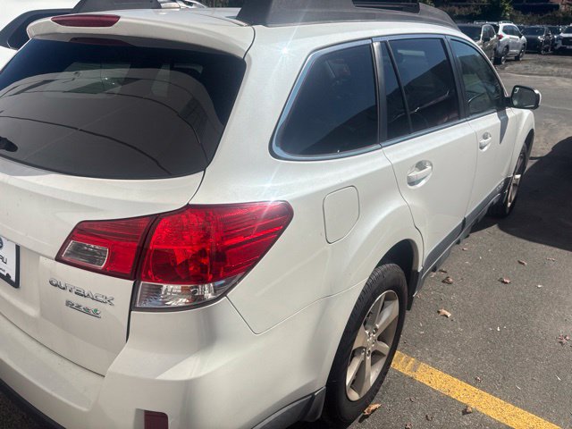 Used 2014 Subaru Outback 2.5i Limited w/ Moonroof Package AWD/4WD image 8
