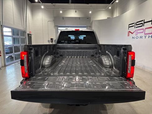 Used 2024 Ford F250 XLT w/ Black Appearance Package image 12