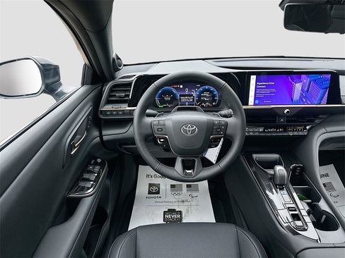 New 2025 Toyota Crown Signia image 23