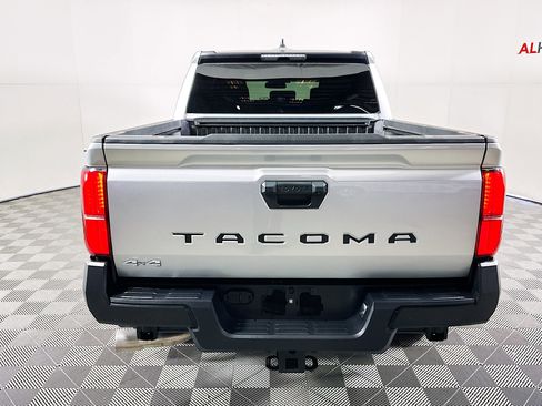 Used 2025 Toyota Tacoma SR image 4