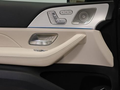 Certified 2023 Mercedes-Benz GLS 450 4MATIC image 32