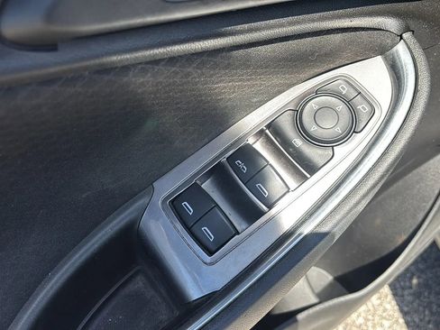 Used 2018 Chevrolet Malibu LT FWD image 10