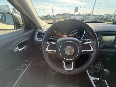 Used 2018 Jeep Compass Latitude w/ Cold Weather Group AWD/4WD image 28
