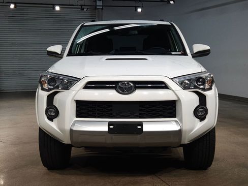 Used 2024 Toyota 4Runner TRD Off-Road image 2