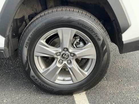 Used 2024 Toyota RAV4 LE image 9