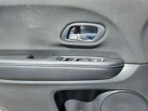 Certified 2022 Honda HR-V Sport image 9