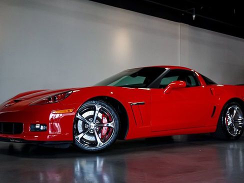 Used 2013 Chevrolet Corvette Grand Sport w/ 2LT Preferred Equipment Group RWD image 1