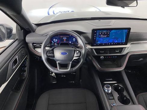 Used 2025 Ford Explorer ST-Line w/ ST-Line Street Pack image 16